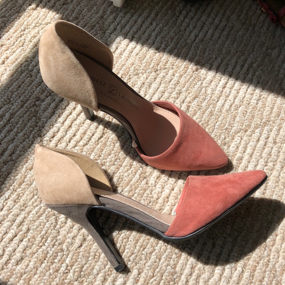 Color block pumps